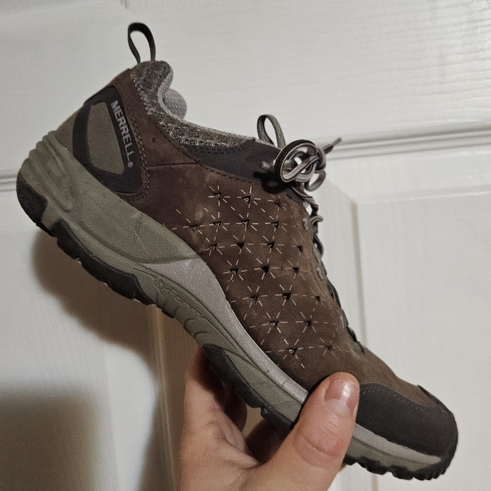 Merrell Womens Avian Light Leather Shoes Brown Size 8.5